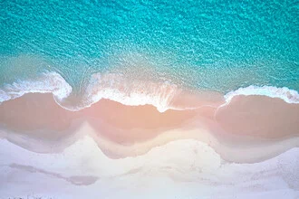 Photo art by Sandflypictures: gentle waves rolling on an Australian beach