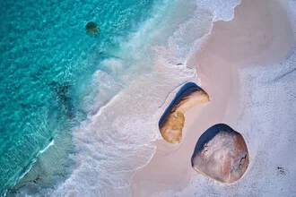Photo art by Sandflypictures: gentle view of the turquoise beach.