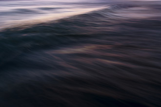 Tal Paz-fridman, The Uniqueness of Waves XXI
