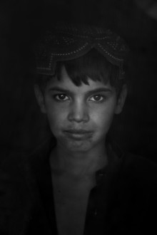 Rada Akbar, Atal