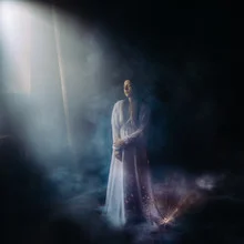Photo art by Rova Fineart - Simone Betz: a woman in soft light exploring the essence of being.