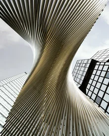 Photo art by Oliver Matziol: dynamic lines and geometric shapes in steel