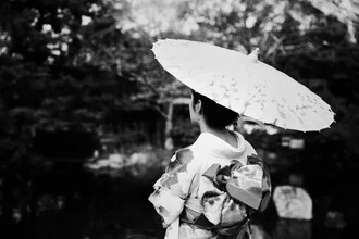 Photo art by Victoria Knobloch: a Geisha in traditional kimono in Kyoto