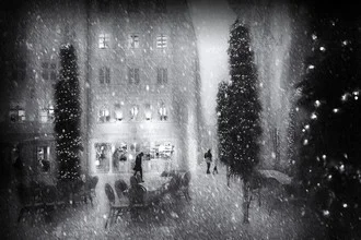 Photo art by Roswitha Schleicher-Schwarz: city view with snow and lights during Christmas time