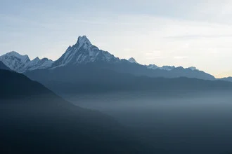 Fotokunst von Thomas Christian Keller: Nebel um den Machhapuchhare in Nepal