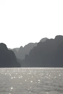 Photo art by Studio Na.hili: gentle lights and shadows in a seascape