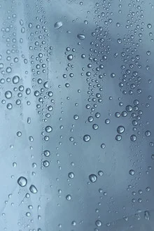 Photo art by Studio Na.hili: fresh water droplets on a smooth surface