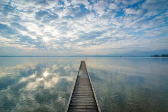 Fotokunst von Martin Wasilewski: ruhige Spiegelung des Himmels im Wasser