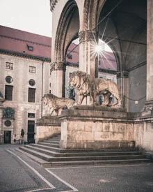 Photo art by Franz Sussbauer: lions at the Feldherrnhalle in Munich.