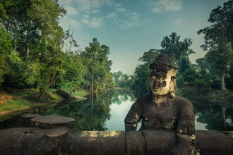 Friedliche Morgenstimmung bei Angkor Wat mit grünem Landschaftshorizont