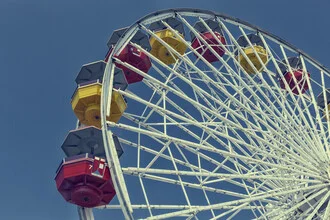 Photo art by Mamo Photography: leisure park featuring a Ferris wheel in vibrant colors.