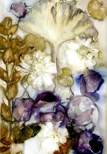 Photo art by Ulrike Kösterke: harmonious arrangement of ginkgo leaves in soft colors