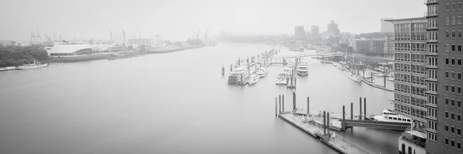 Panoramic view of Hamburg harbour from the Elbphilharmonie Plaza