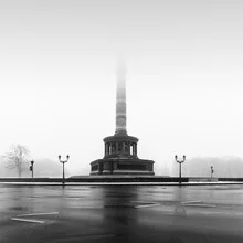 Photo art by Ronny Behnert: long exposure of the Siegessäule in Berlin.