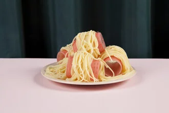 Photo art featuring bigoudis: playful composition of spaghetti and hair curlers