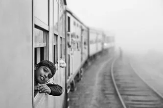 Wall art by Victoria Knobloch: train ride through foggy landscape in Sri Lanka