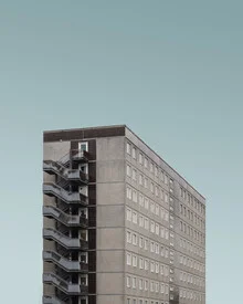 Photo by Simone Hutsch: facade of a prefabricated building in East Berlin