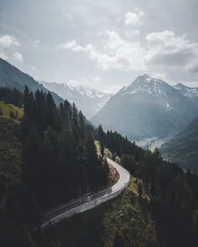 Fotokunst von Christian Becker: malerische Landschaft am Jaufenpass mit sanften Hügeln.