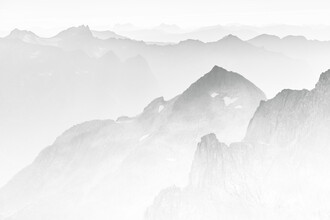 Sebastian Worm, Grey Mountains