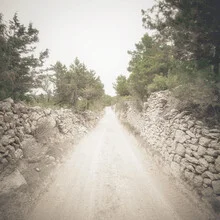 Fotokunst von Dennis Wehrmann: langer, ruhiger Weg durch die Landschaft in Spanien