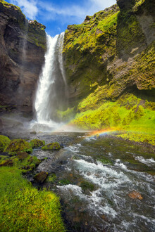 Dave Derbis, Regenbogen am Kvernufoss - Island, Europa)