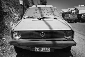 Photo by Theresa Breuer: dusty scene in Greece