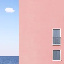Fotokunst von Rupert Höller: harmonische Komposition von Haus, Wolken und Meer