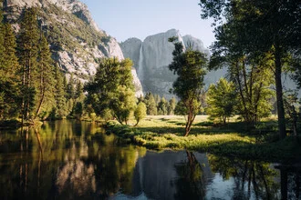 Fotokunst von André Alexander: Sonnenaufgang über dem Yosemite Valley mit Spiegelung im Wasser.