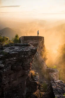 Photo art by Lina Jakobi: sunrise ruin with gentle rays of light