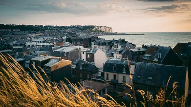 Fotokunst von Eva Stadler: goldene Stunde an der Küste von Mers-les-Bains