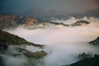 Fotokunst von André Alexander: sanfte Nebelwellen über den bayerischen Alpen
