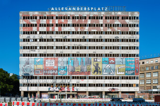 Michael Belhadi, Alles Anders