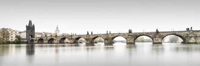 Fotokunst von Ronny Behnert: Langzeitbelichtung der Karlsbrücke in Prag