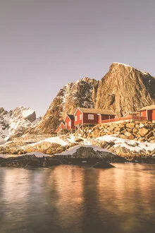 Wunderschönes Fotokunstmotiv eines Fischerdorfs in den Lofoten, Norwegen.