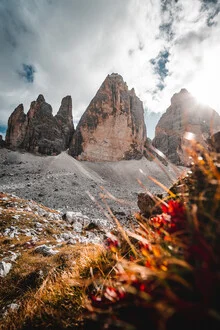 Photo art by Tobias Winkelmann: Three peaks in soft colors and clear atmosphere.