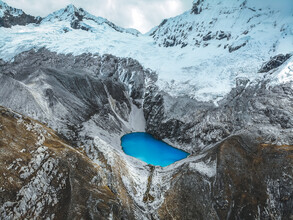 Tobias Winkelmann, Blue lake between snowy mountains (Peru, Latin America and Caribbean)