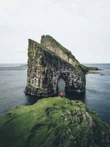 Fotokunst von Christoph Sangmeister: Felsentor Drangarnir auf den Färöer Inseln
