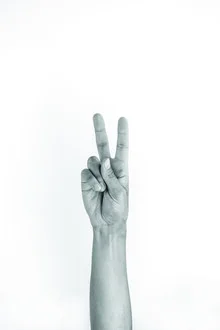 Fotokunst von Studio Na.hili: friedliche Hände in sanften Farben