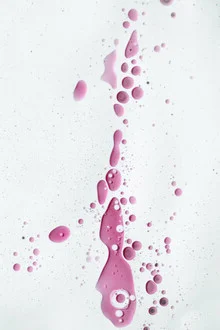 Abstrakte Fotokunst mit Farbtupfern in sanften Blush- und Nude-Tönen