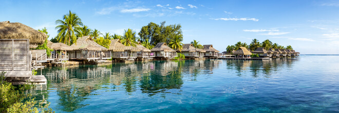Jan Becke, Holiday in an Overwater Bungalow in the South Sea