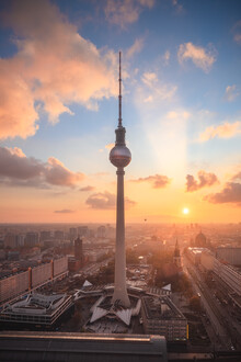 Jean Claude Castor, Berliner Skyline am Alexanderplatz mit Sonnenuntergang (Deutschland, Europa)