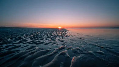 Photo art by Philipp Behncke: evening walk by the beach with soft colors