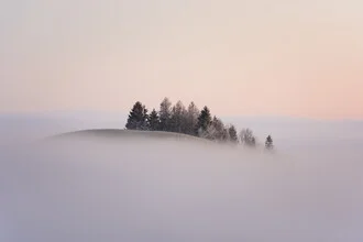 Photo art by Thomas Staubli: fog over gentle hills in morning mood