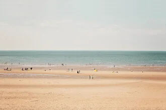 Photo art by Kathrin Pienaar: relaxed beach atmosphere with people by the sea