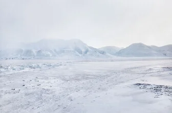 Photo art by Victoria Knobloch: snow-covered landscape in Spitzbergen