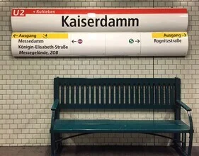 Photo by Claudio Galamini: U-Bahn station Kaiserdamm in Berlin, calm atmosphere
