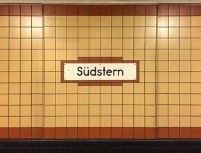 Photo art by Claudio Galamini: Südstern subway station with soft light patterns