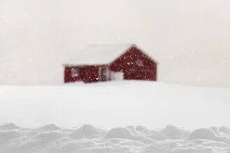 Photo art by Victoria Knobloch: Red hut in the snow, surrounded by a winter landscape in Norway.