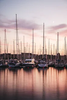 Photo art by Felix Dorn: sailing boats in the Stralsund harbor on a sunny day.