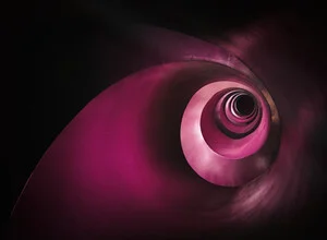 Fotokunst von Klaus-peter Kubik: abstraktes Treppenhaus mit spiralförmiger Architektur